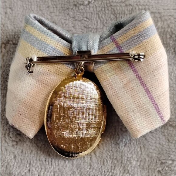 Locket Brooch Set - Picture 3 of 6